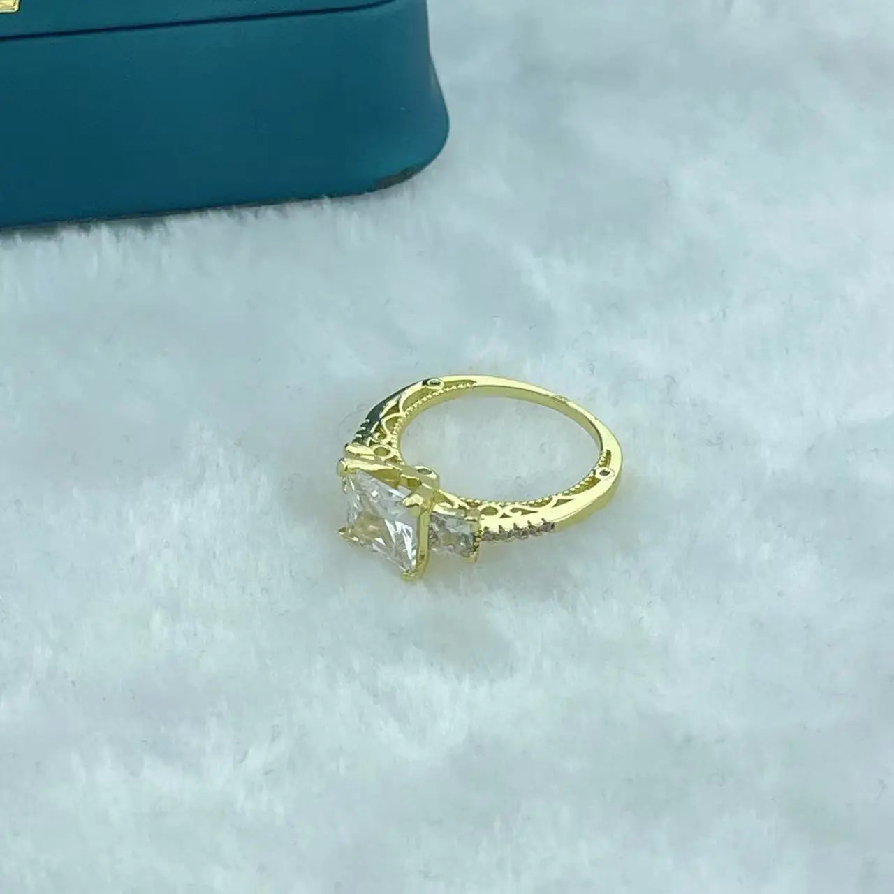 A Classic, Popular, and Internet-famous Women's Opening Ring Made of European and American Brass Inlaid with Zircon